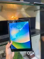 IPAD 5TH GEN 32GB STORAGE ONLY WIFI WITH ADAPTOR CABLE 9.7 INCH SCREEN