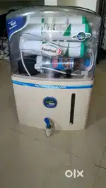 R.o water filtor. New condition. Use in 2 month only