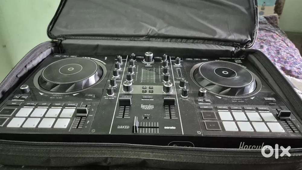 DJ CONTROLLER