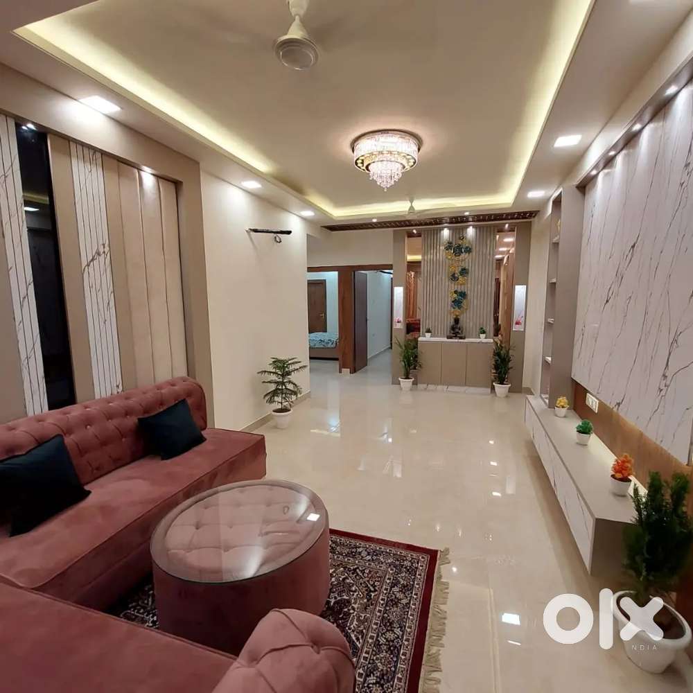 NEAR 7 NO. STAND, 3 BHK FURNISHED FLAT FOR FAMLIES.