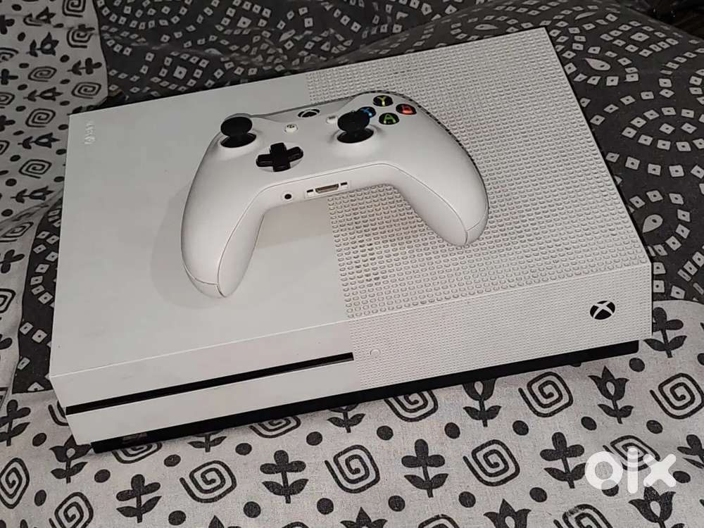 XBOX ONE S 1TB