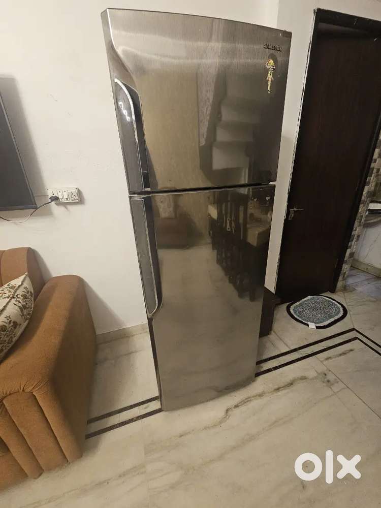 SAMSUNG FRIDGE 7 YEARS OLD 2 DOOR 277 LTR CAPACITY