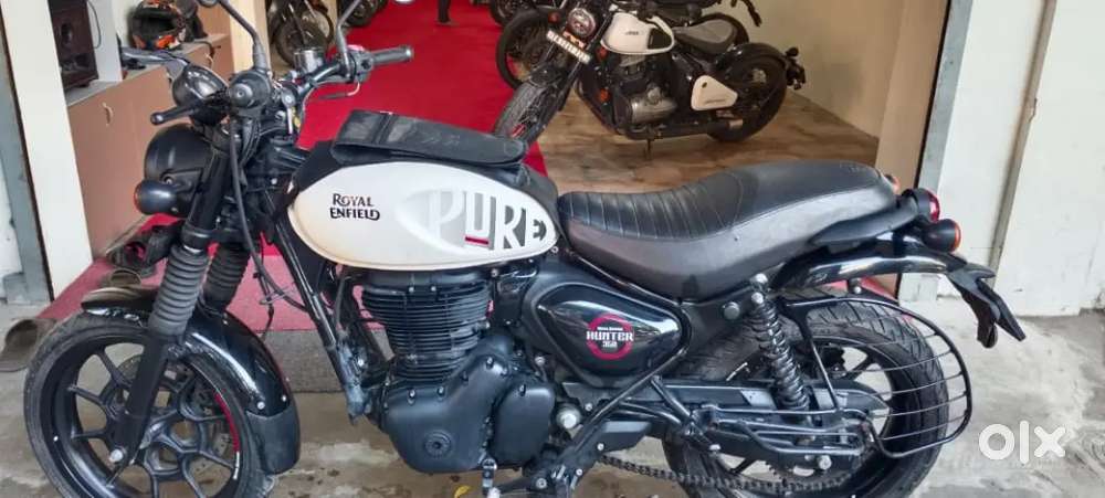 royal Enfield hunter 350 abs 2022 model (with company service record)