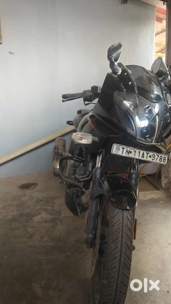 Pulsar 220 Medavakkam