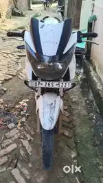 TVS apache RTR 180 cc. ingine Bike me koi Dikkat nahi hai white colour