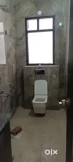 3bhk luxry floor rent in new colony . near park. gated society