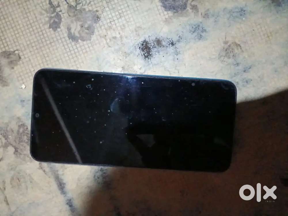 Koi problem nahi hai phone me 4 g hai 4 gb 64 gb