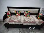 Four seater seti with storage box And Table