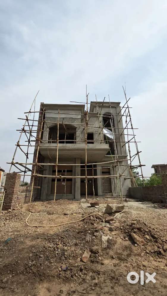 7bhk kothi A road in Emaar sector 106