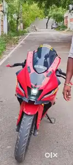 Yamaha R15 v4