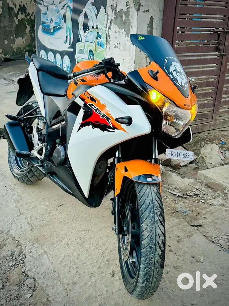 Cbr150 sports bike new condition new big tayer silent start