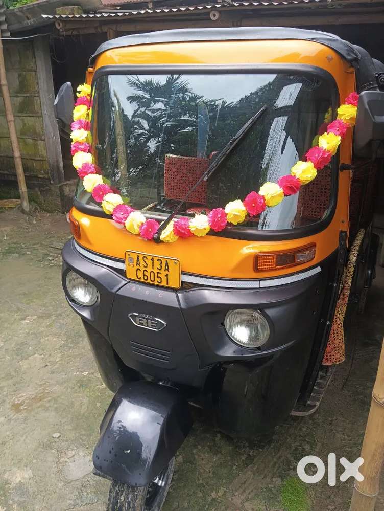 Bajaj re bs6 petrol auto