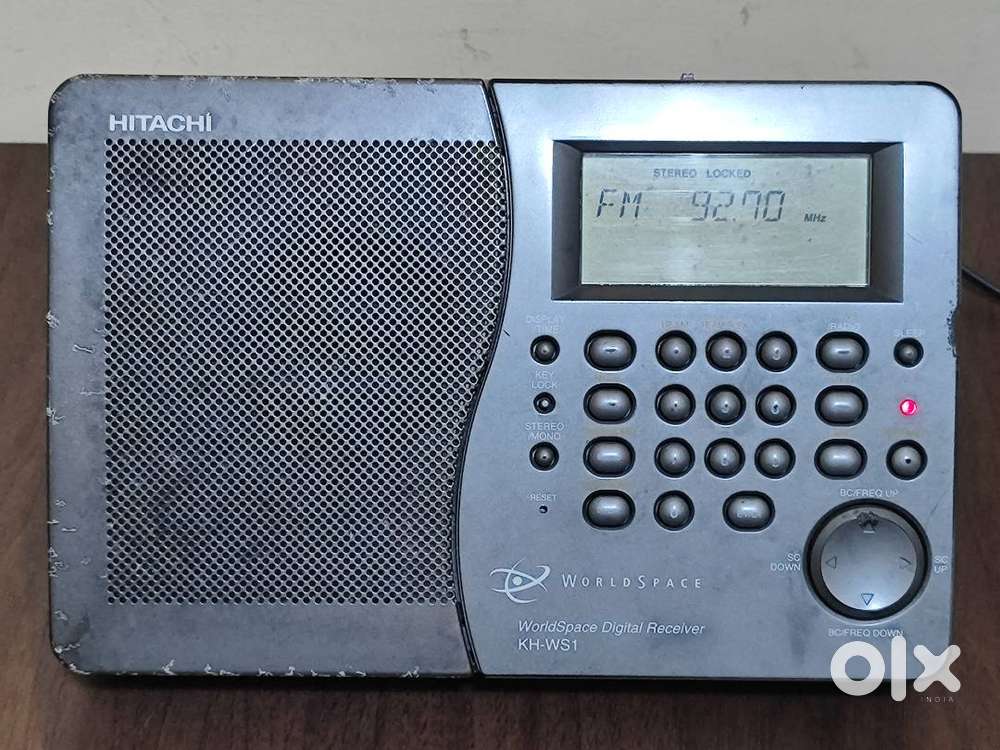HITACHI FM RADIO.