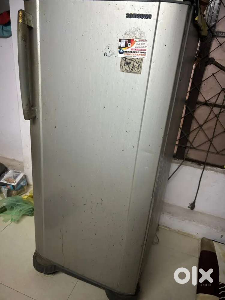 Samsung Rs. 4000 no  70* 90*90*hsks94*12