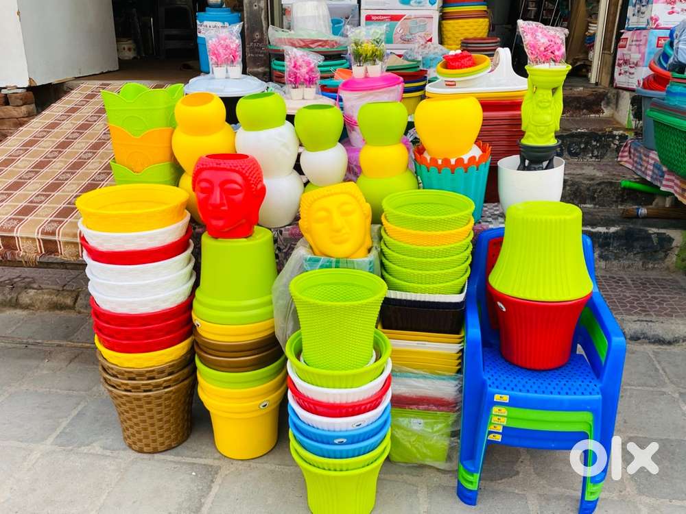 Colorful  plastic pots gamla available