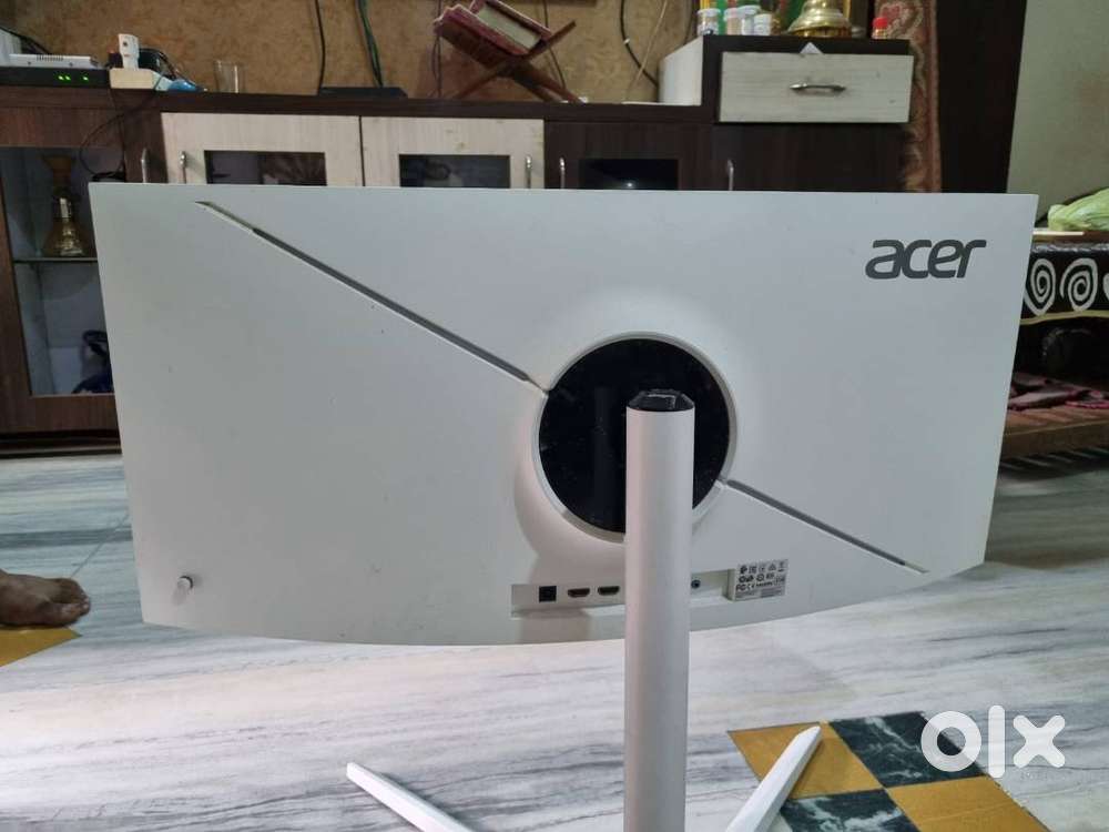 Acer 27-inch Curved Gaming Monitor – Excellent Condition – Fully Worki