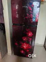 Voltas company ki freez hai2 Saal hua hai lekar compressor 12saal free