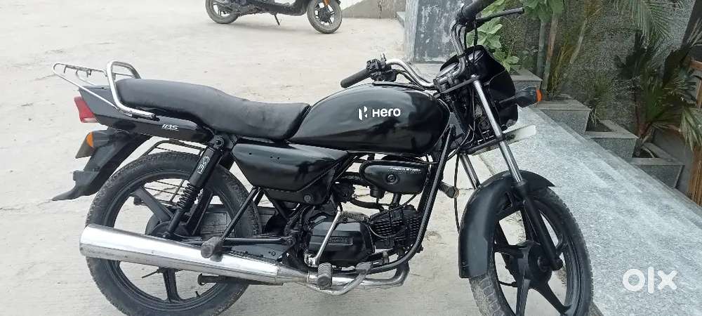 Hero Honda bike hai is bike ko convert karaya gaya hai
