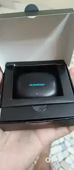 Earbuds dubstep