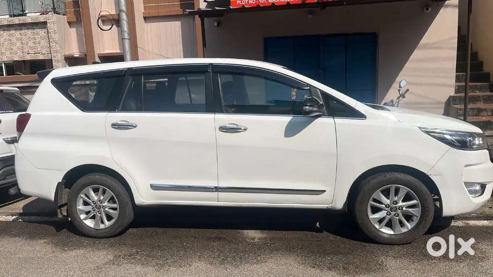 Taxi service ola uber