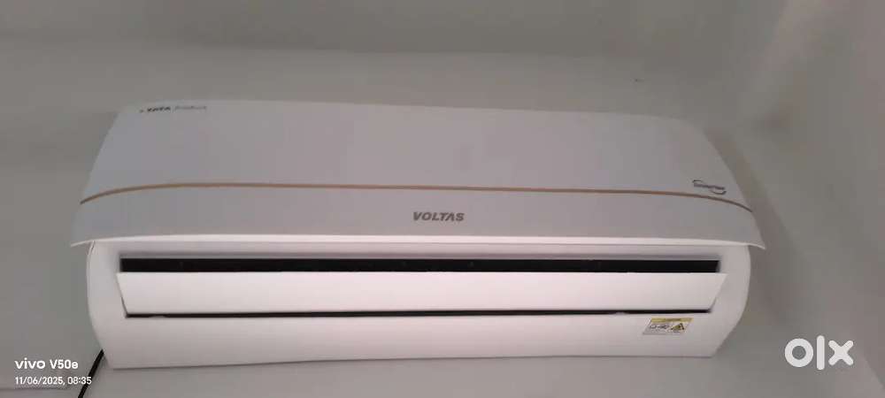 Voltas 5 star split inverter AC 5 month old 1.5 tan