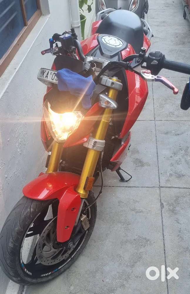 Red BMW G310R