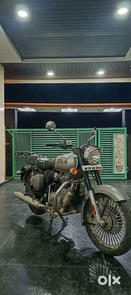 Royal Enfield Classic 350 Gun metal Grey