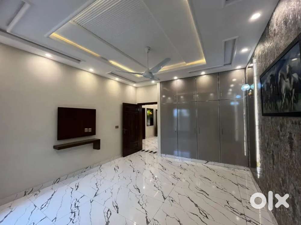 Pozhichalur Moovar nagar 3 BHK flat sale