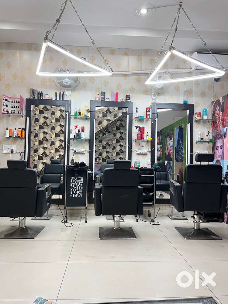 Need unisex hair dresser