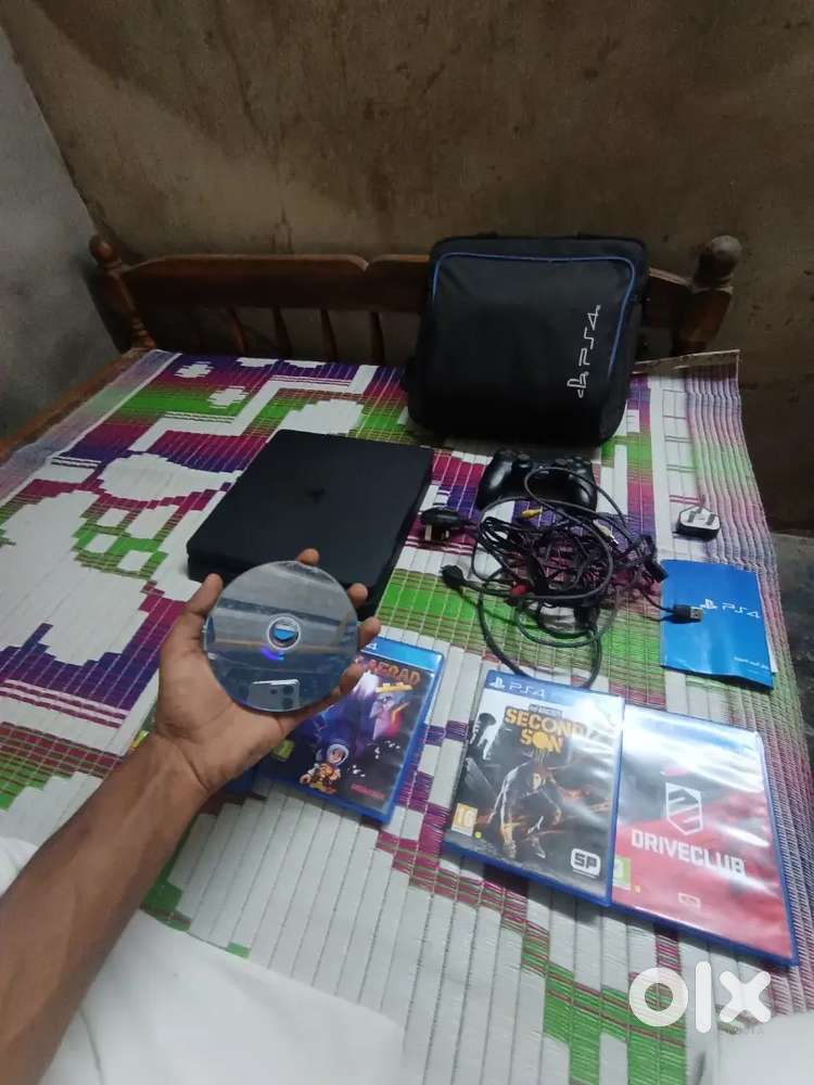 Play Station 4