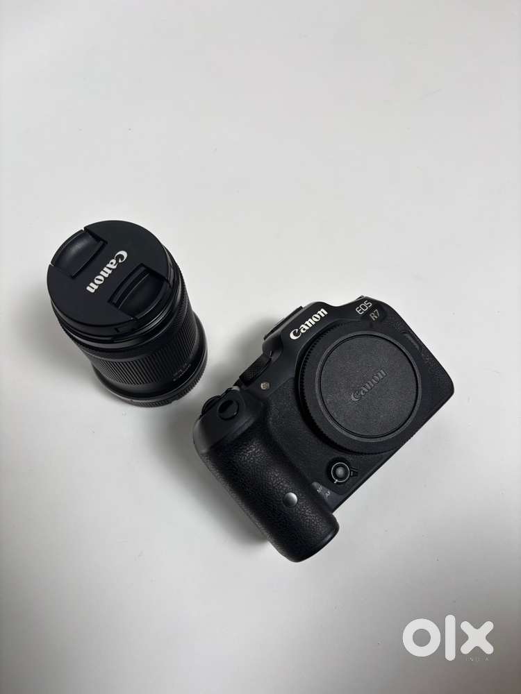 CANON EOS R7