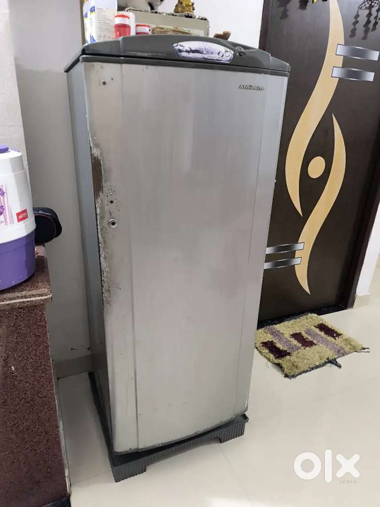 Kelvinator 225 litre refrigerator