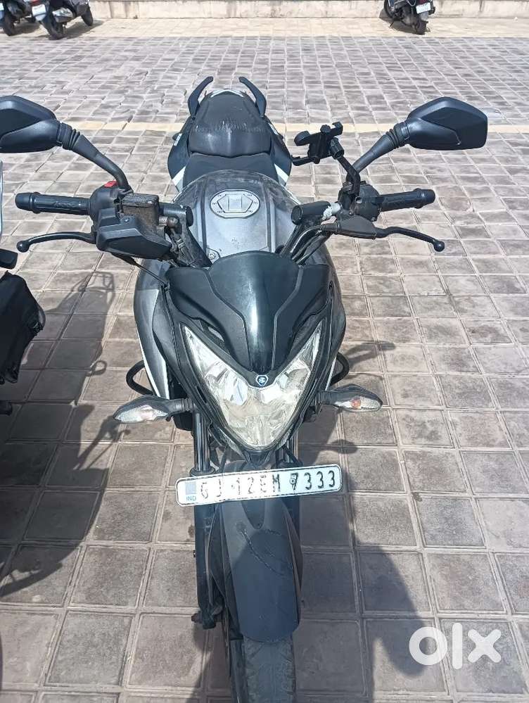 pulsar ns with vip number plate