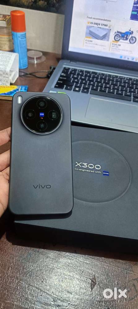 vivo x300 with one year screen protection