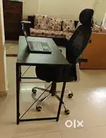 Computer table