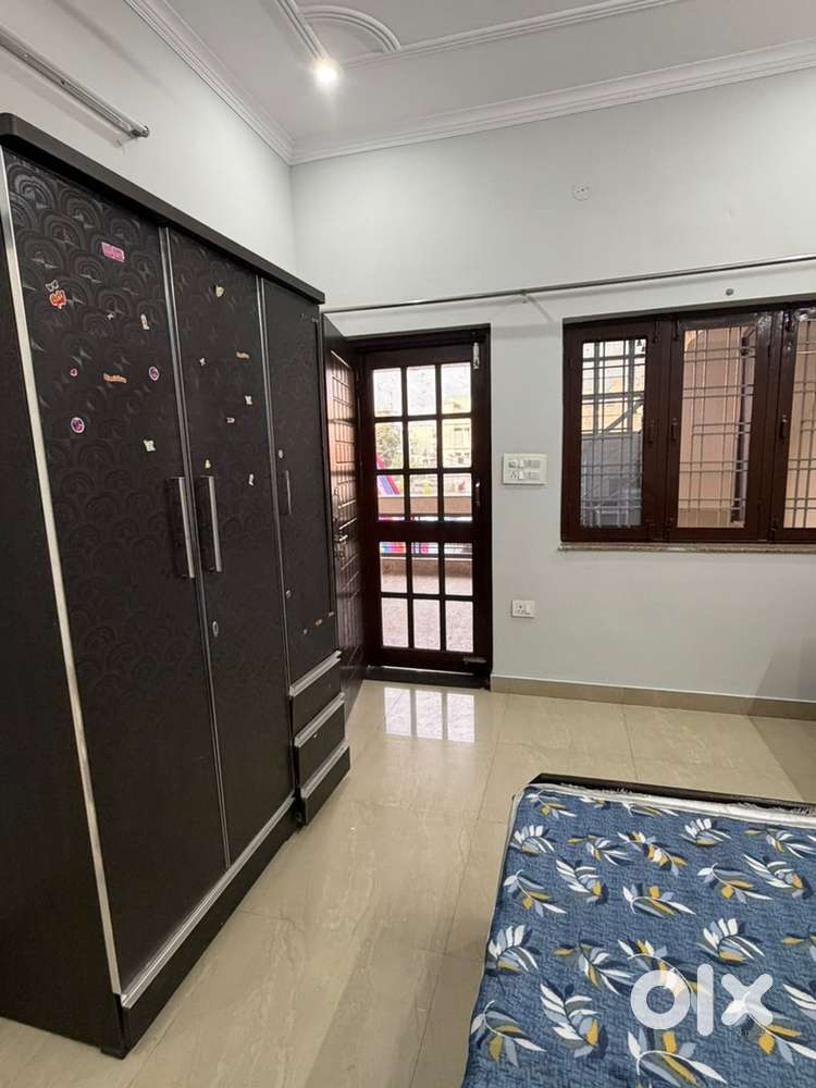 2 bhk apartment available for rent near graphic era college
