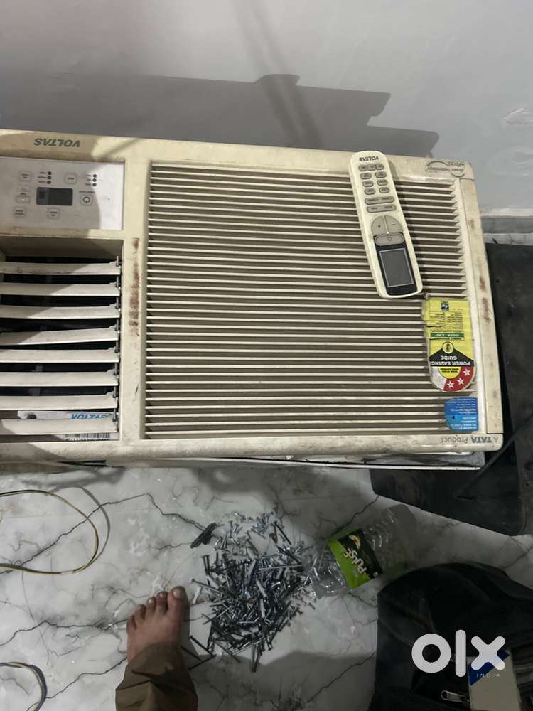 1 tn window ac voltas 3 star 3 years use only