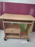 Computer table