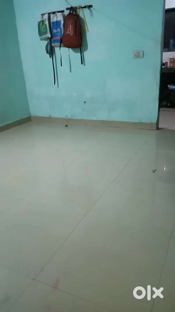 Ek famale room partner chiye h rent 3k gas  kicten ka pura samna h