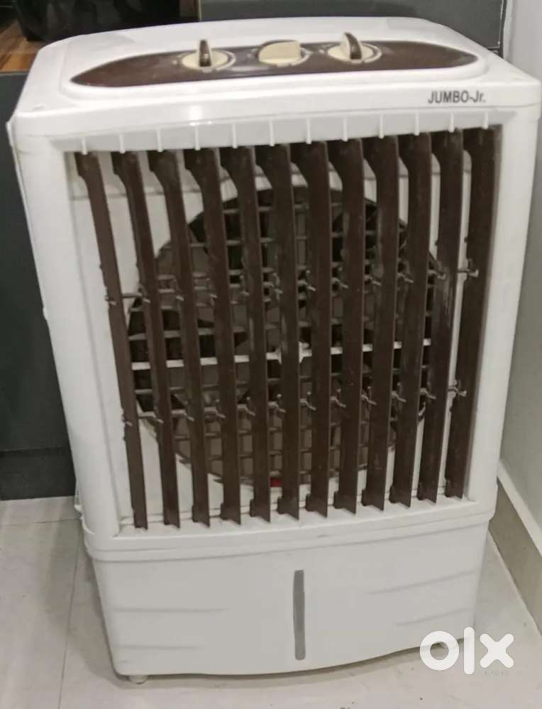 Small Cooler in well Maintained Condition