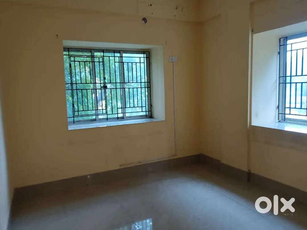 WELL TILES FLOOR 1BHK FLAT RENT IN NEAR DUMDUM METRO