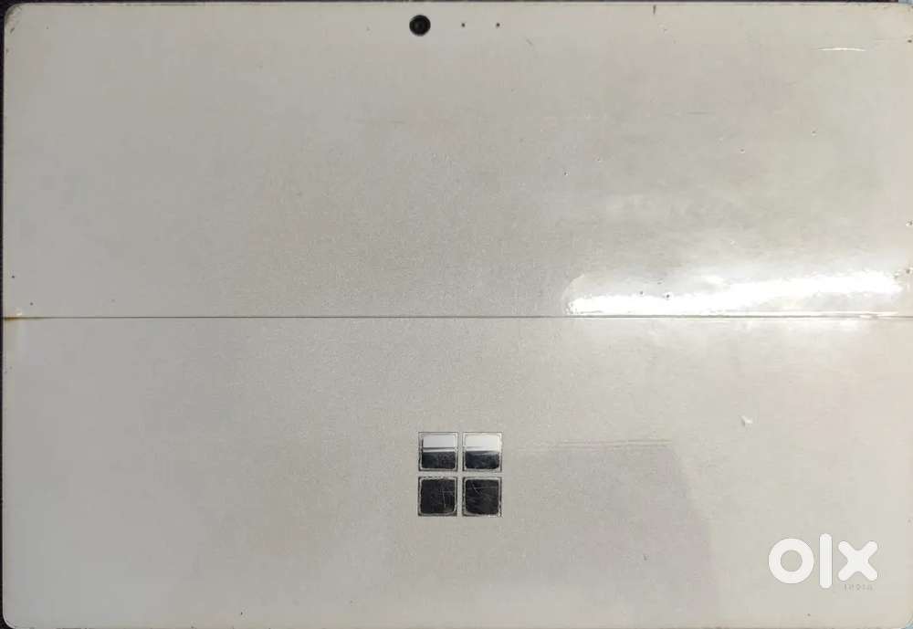 Microsoft Surface Pro 4 (i5, 8GB RAM, 256GB SSD)