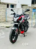 BAJAJ PULSAR NS 200 (ABS)