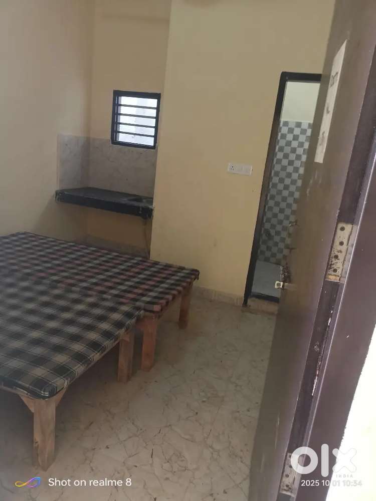 1 room attech wathroom