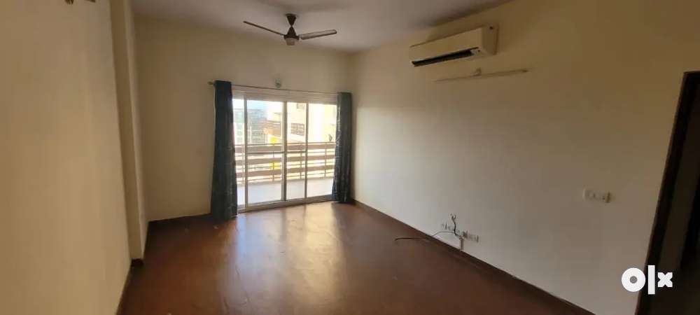 3bhk+servant flat for sell in Rohtas Presidential Tower Gomti Nagar