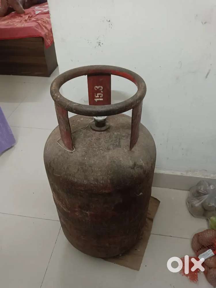 Gas cylinder