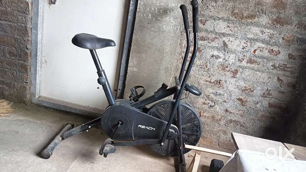 Exercise Cycle with 4kg Dumbail s