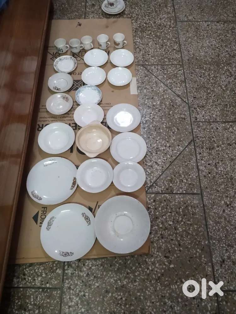 Crockery for sale