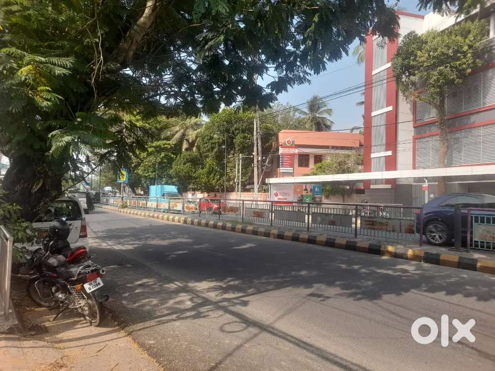 Kadavanthara kaloor road frontage 6cent commercial plot for sale
