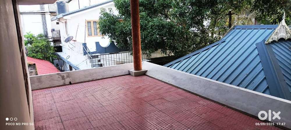 paravurkavala 2 bhk fully furnished upstair  house for rent